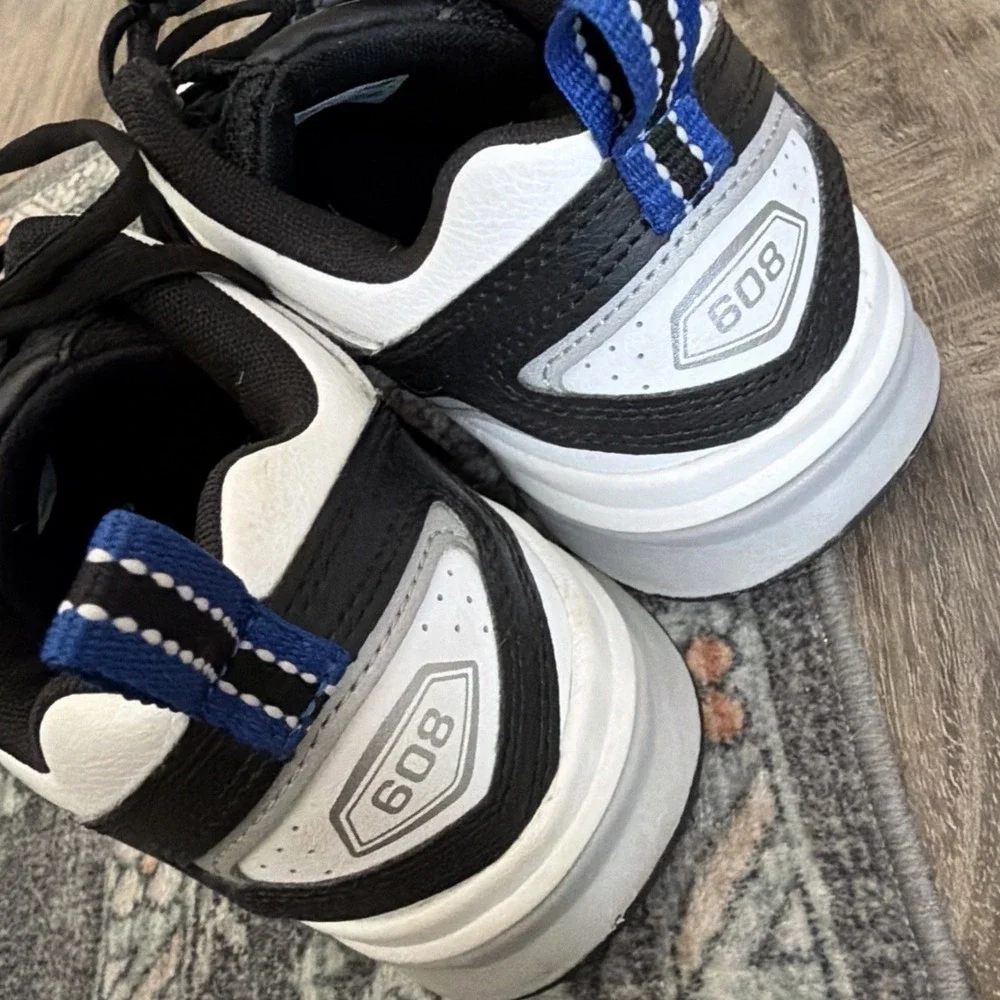New Balance signs 5d
